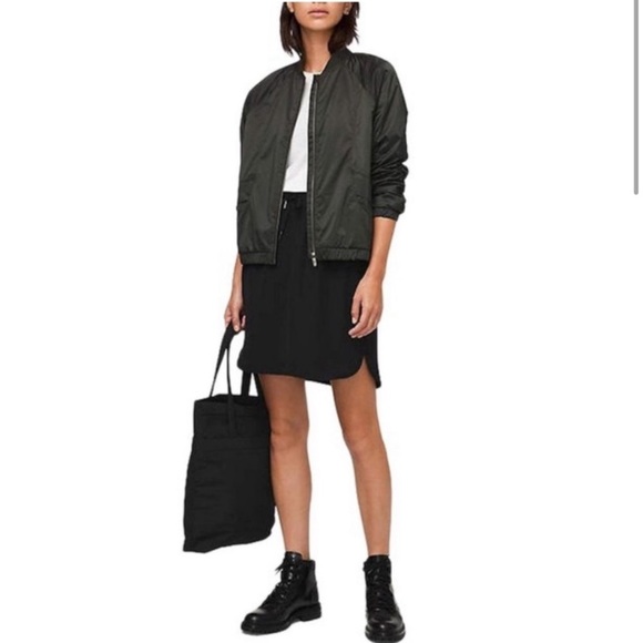 lululemon athletica Dresses & Skirts - Lululemon Black On The Fly Drawstring Skirt size 4